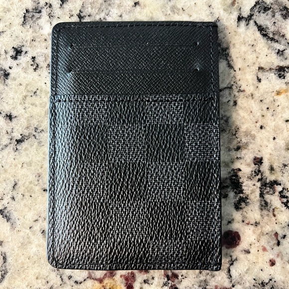 LOUIS VUITTIN MENS CARD CASE - Picture 2 of 3